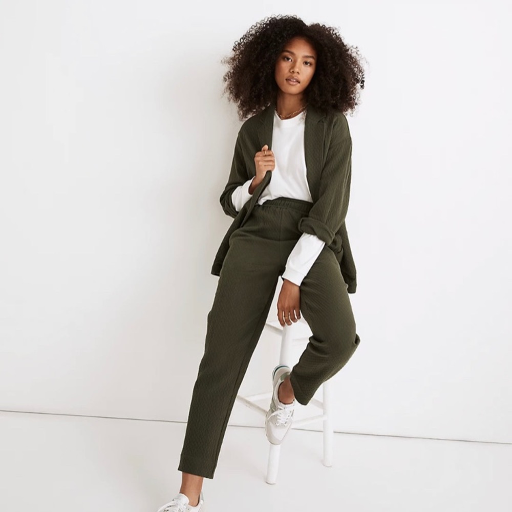 Pull-On High-Rise Tapered Pants in Diamond Jacquard